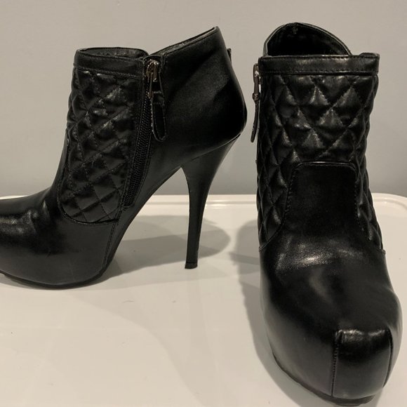 Guess Ladies Black Stilettos Shoes - Picture 6 of 9